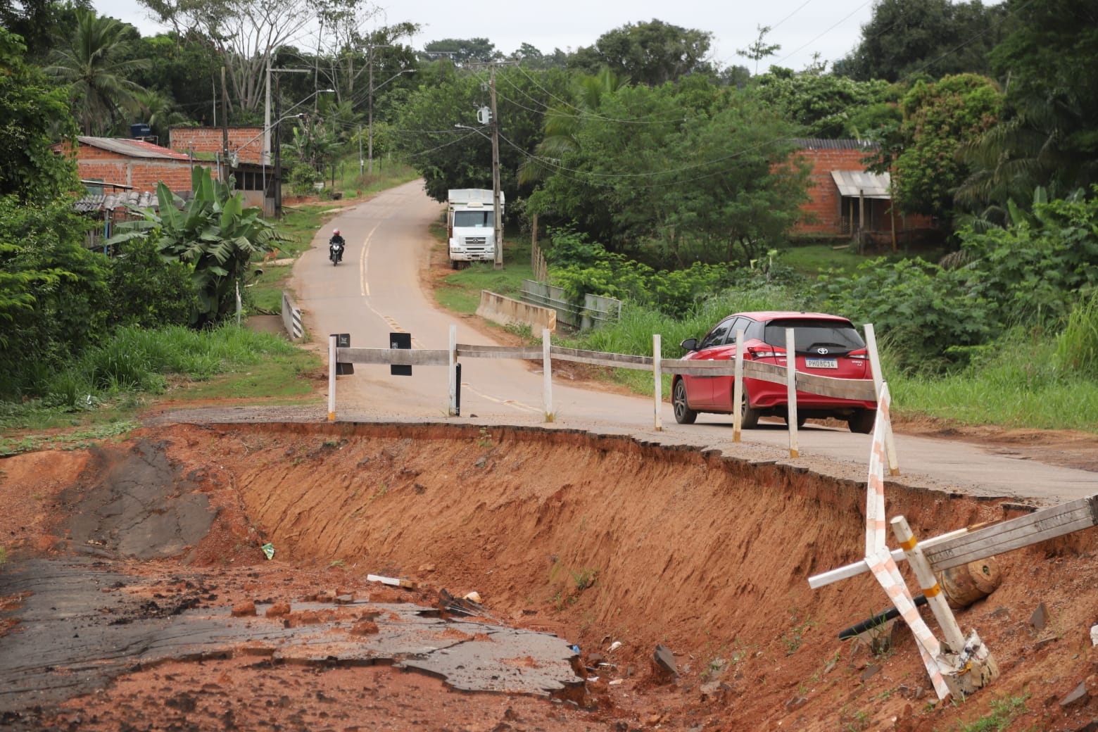 Prefeitura de Rio Branco fará intervenção em erosão que atingiu estrada do Quixadá